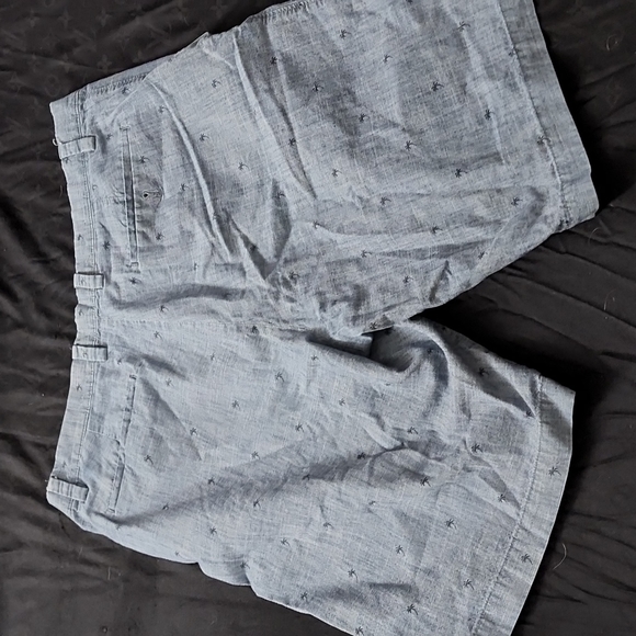 Banana Republic shorts 9.5" inseam - Picture 3 of 3